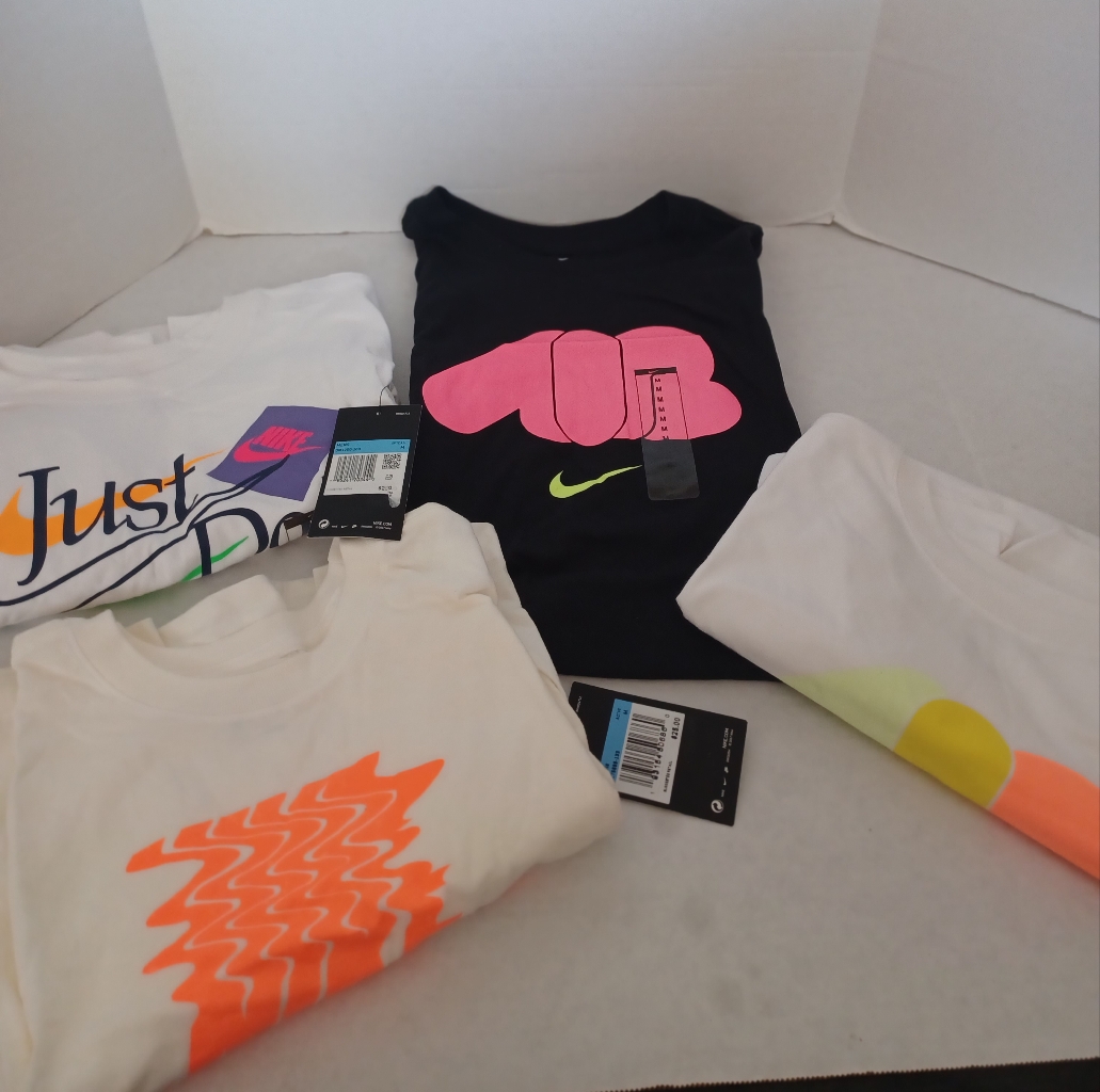 Nike (Lot Of 4) T-Shirt Bundle. Brand New. Mens Size: Medium